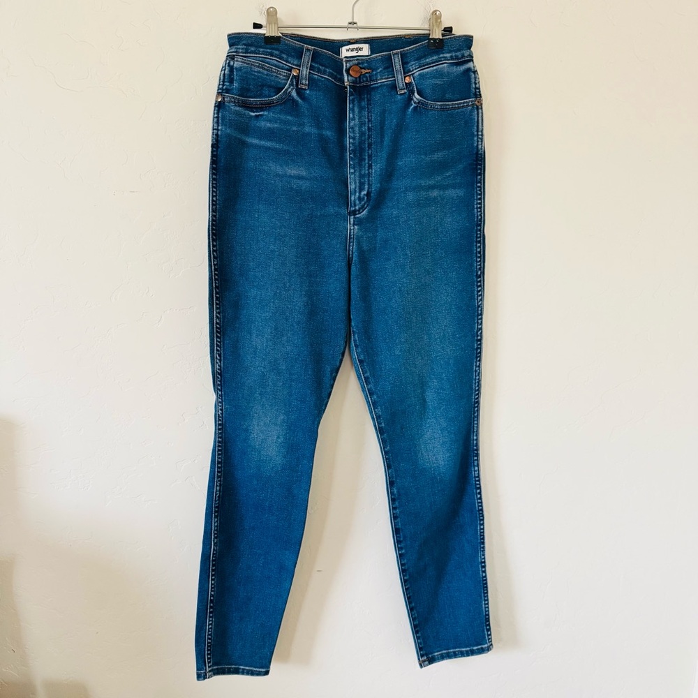 NWT Wrangler High Rise Skinny Jeans Size 30x28